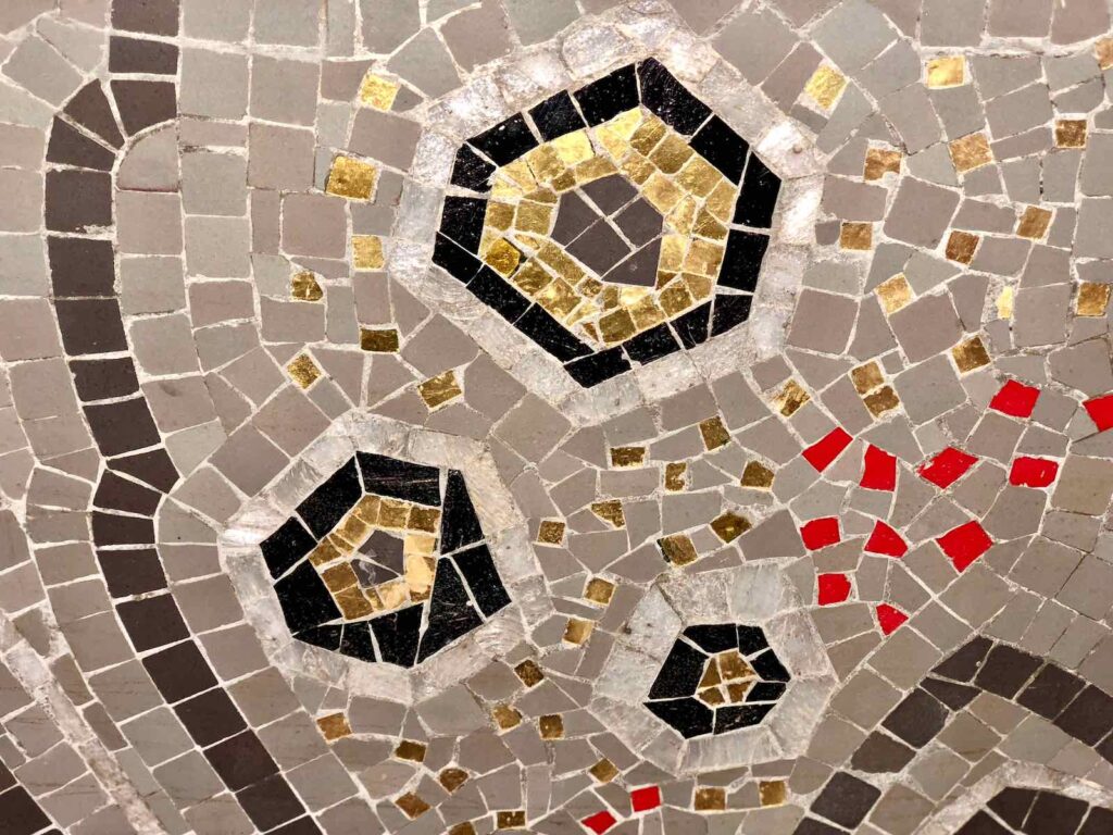 Saint-Quentin-Art-deco-buffet-de-la-gare-mosaique-detail