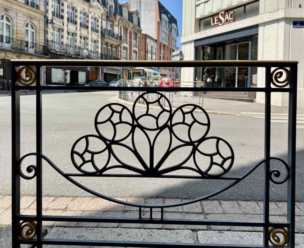 Saint-Quentin-Art-deco-rambarde-rue-un