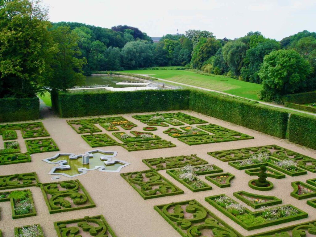 Wallonie-chateau-d-Enghien-jardin-des-fleurs