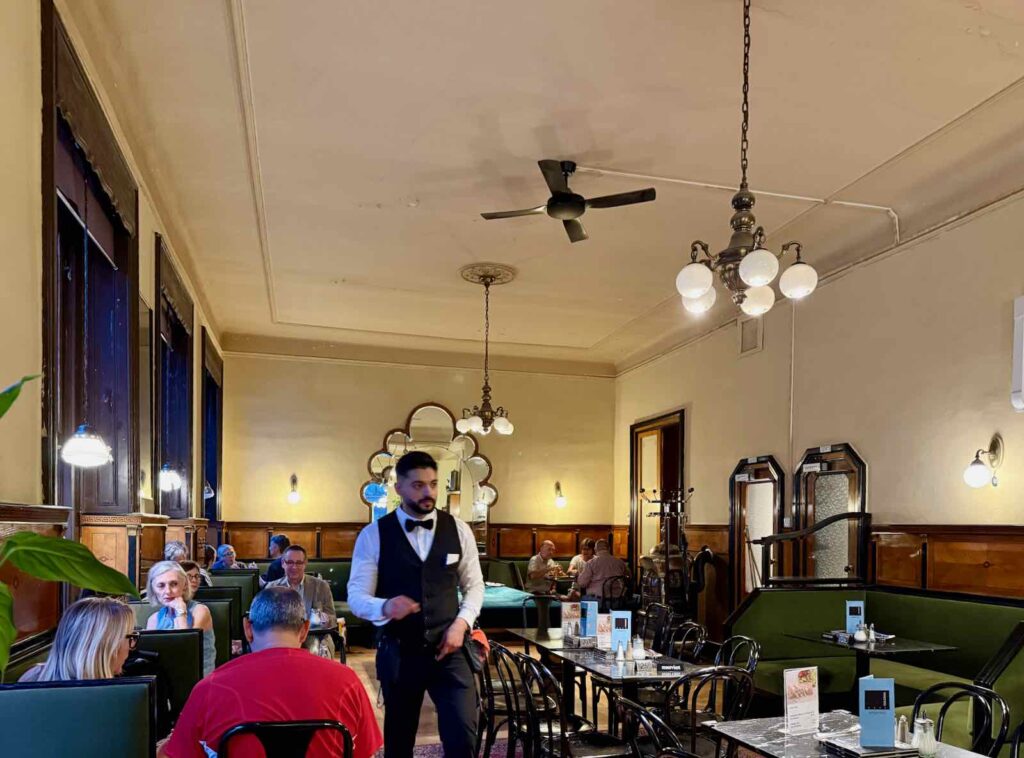 Cafés-viennois-cafe-Goldegg-salle