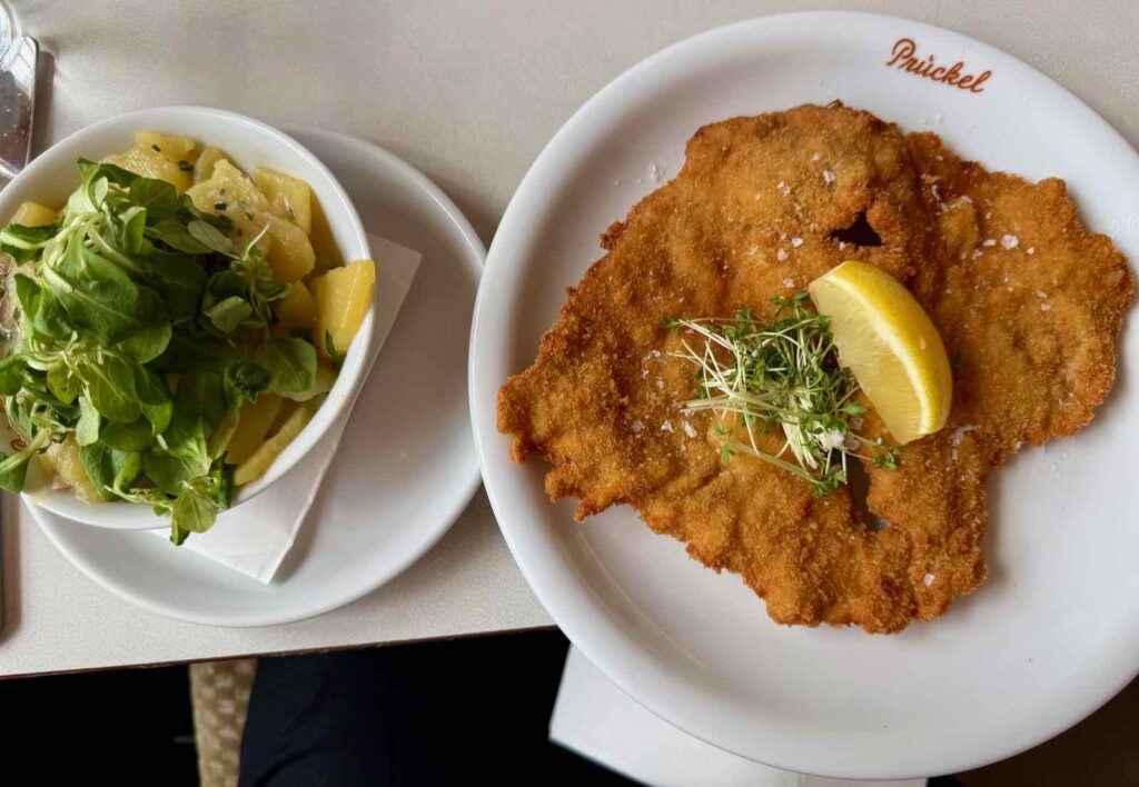 Cafés-viennois-cafe-Pruckel-escalope-viennoise