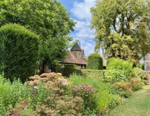 Les-Jardins-de-Maizicourt-bordures-fleuries
