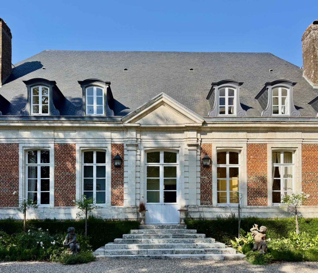 Les-Jardins-de-Maizicourt-chateau-vue-arriere