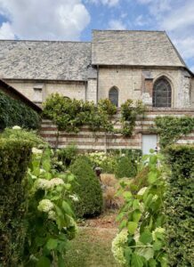 Les-Jardins-de-Maizicourt-eglise-cote