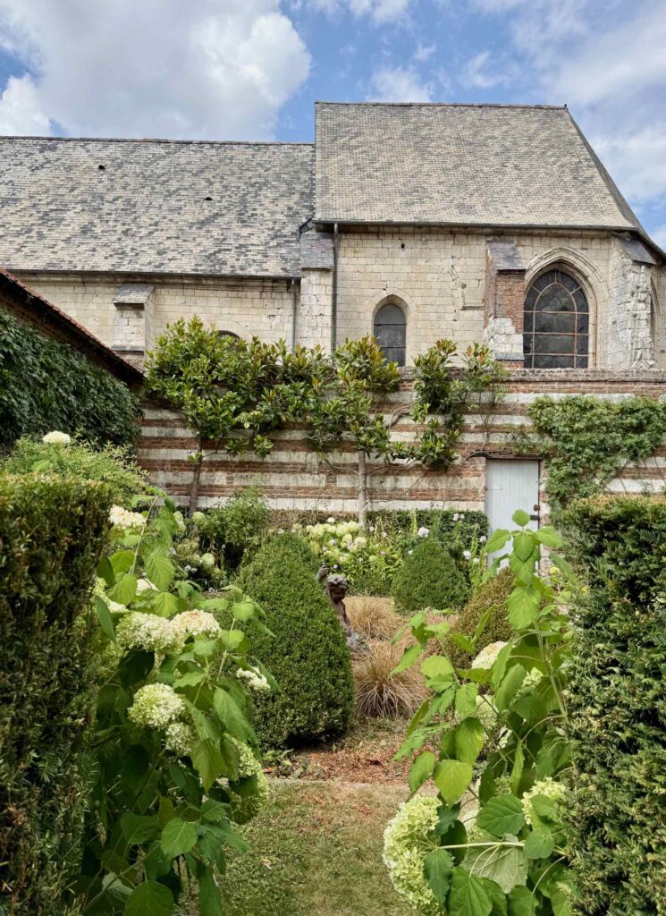 Les-Jardins-de-Maizicourt-eglise-cote