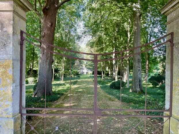 Les-Jardins-de-Maizicourt-grille-autre