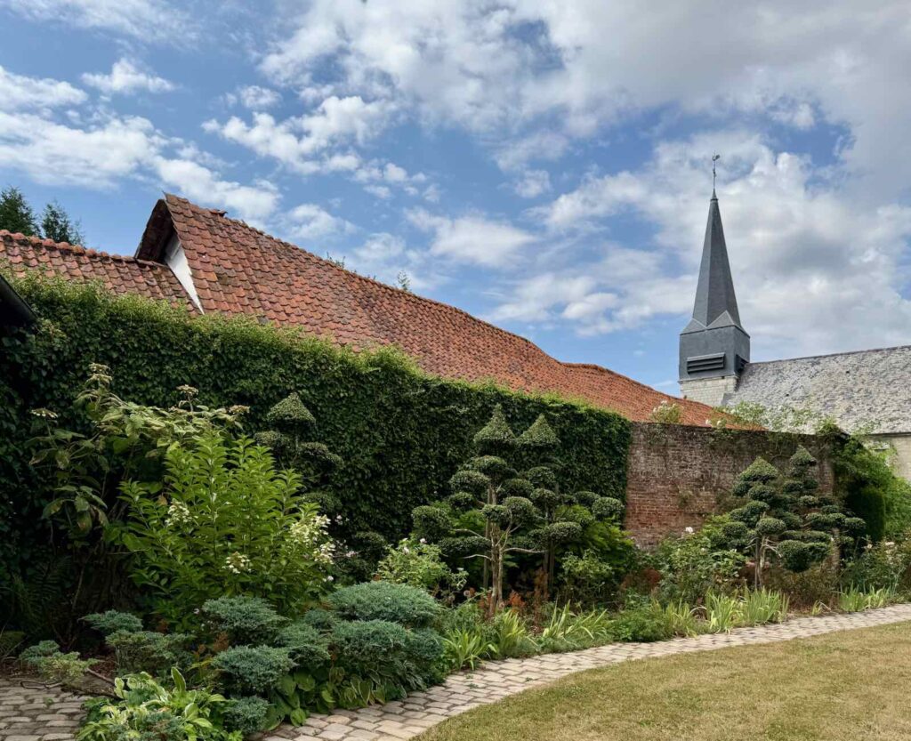 Les-Jardins-de-Maizicourt-jardin-du-puits