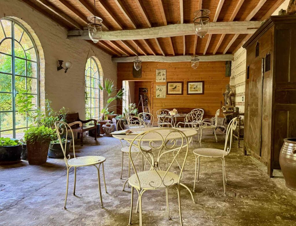 Les-Jardins-de-Maizicourt-orangerie-interieur