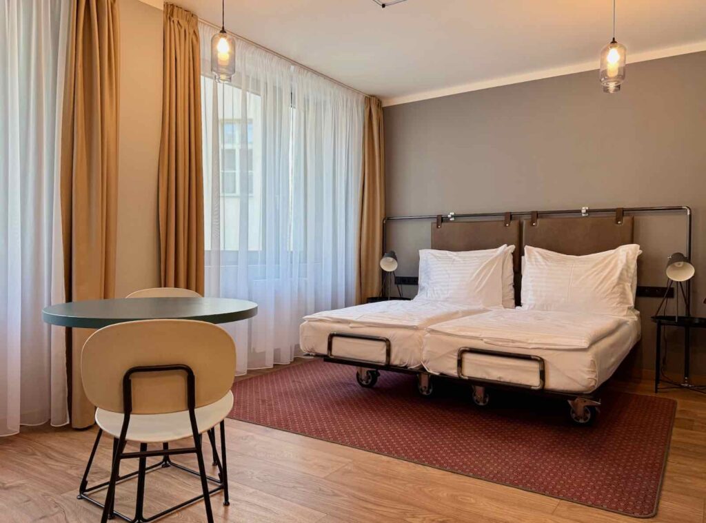 Prague-Hotel-Miss-Sophie-s-Downtown-lit