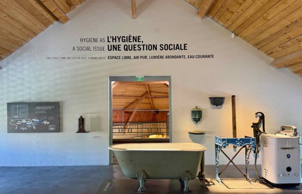 Familistere-de-Guise-buanderie-piscine