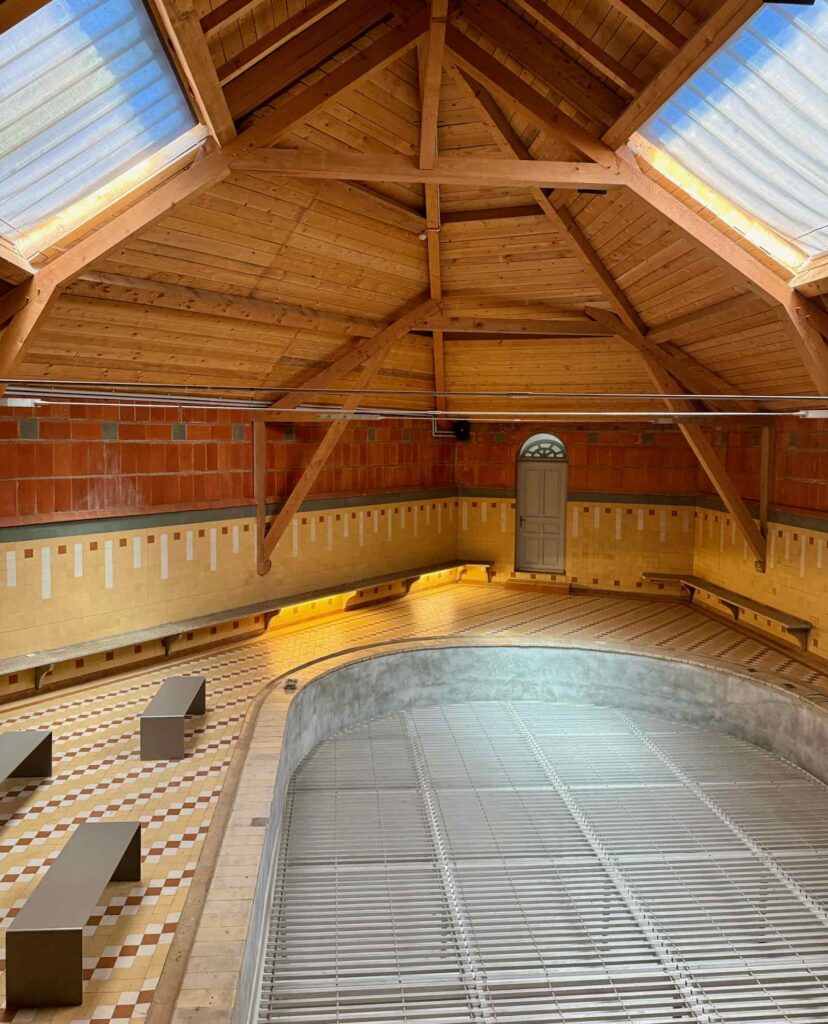 Familistere-de-Guise-buanderie-piscine-ancien-bassin
