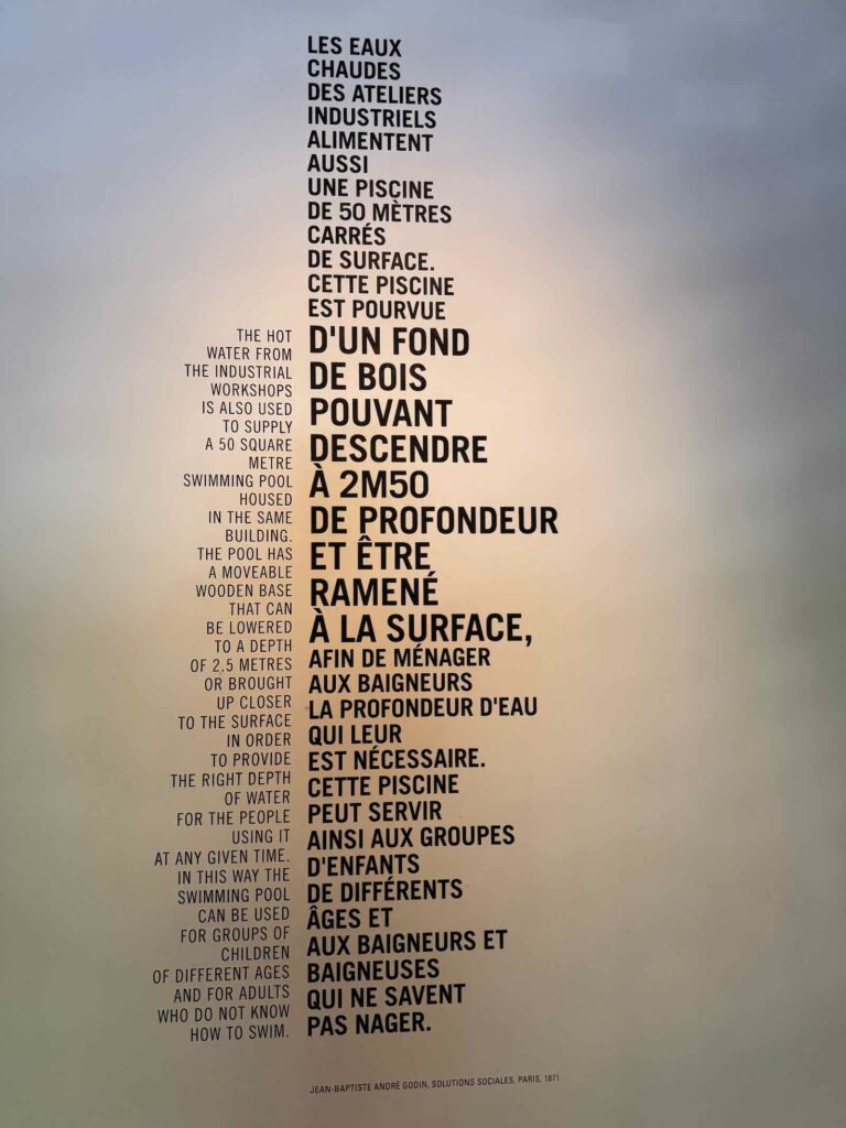 Familistere-de-Guise-buanderie-piscine-panneau-explicatif