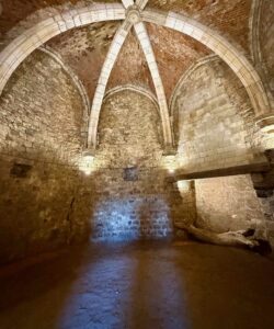Guise-chateau-fort-salle-voutee-deux
