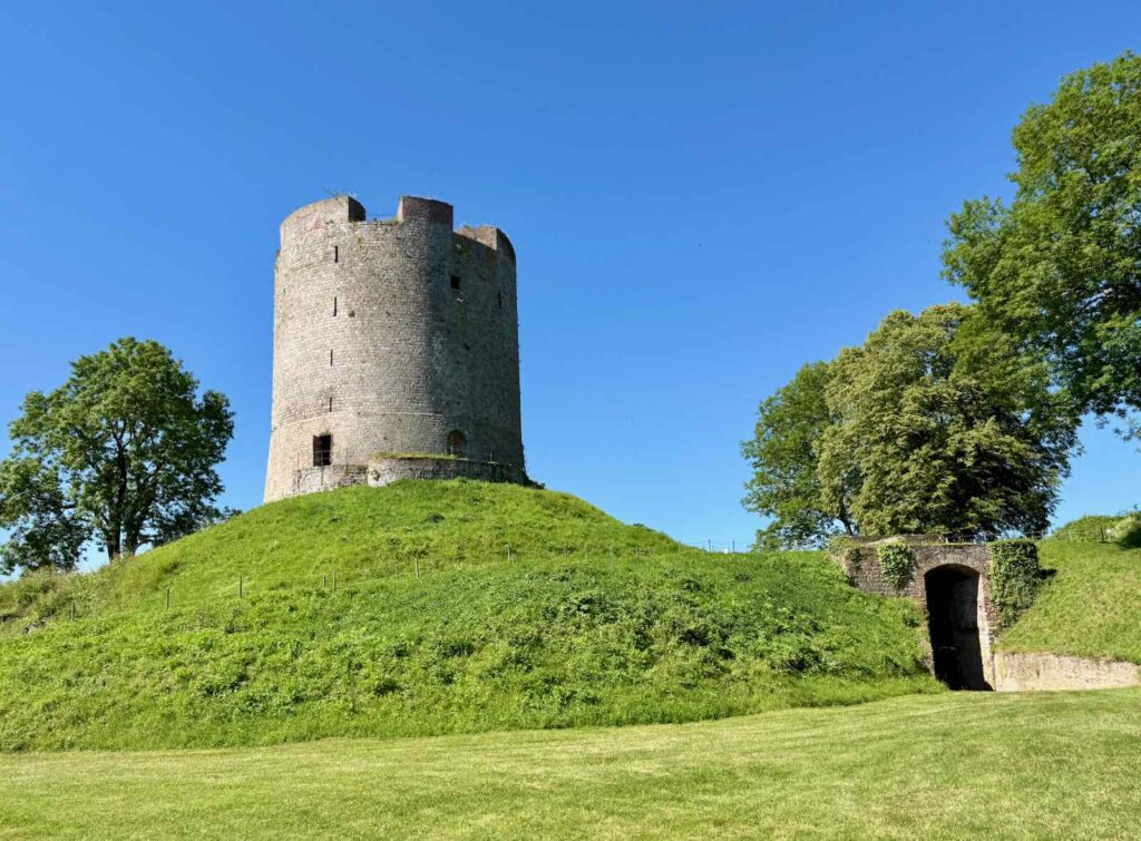Guise-chateau-fort-tour