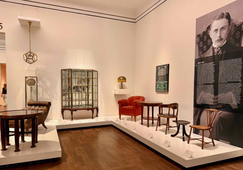 Mobilier signé Adolf Loos