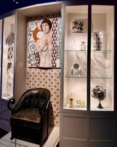 Secession-musees-a-Vienne-MAK-vitrine