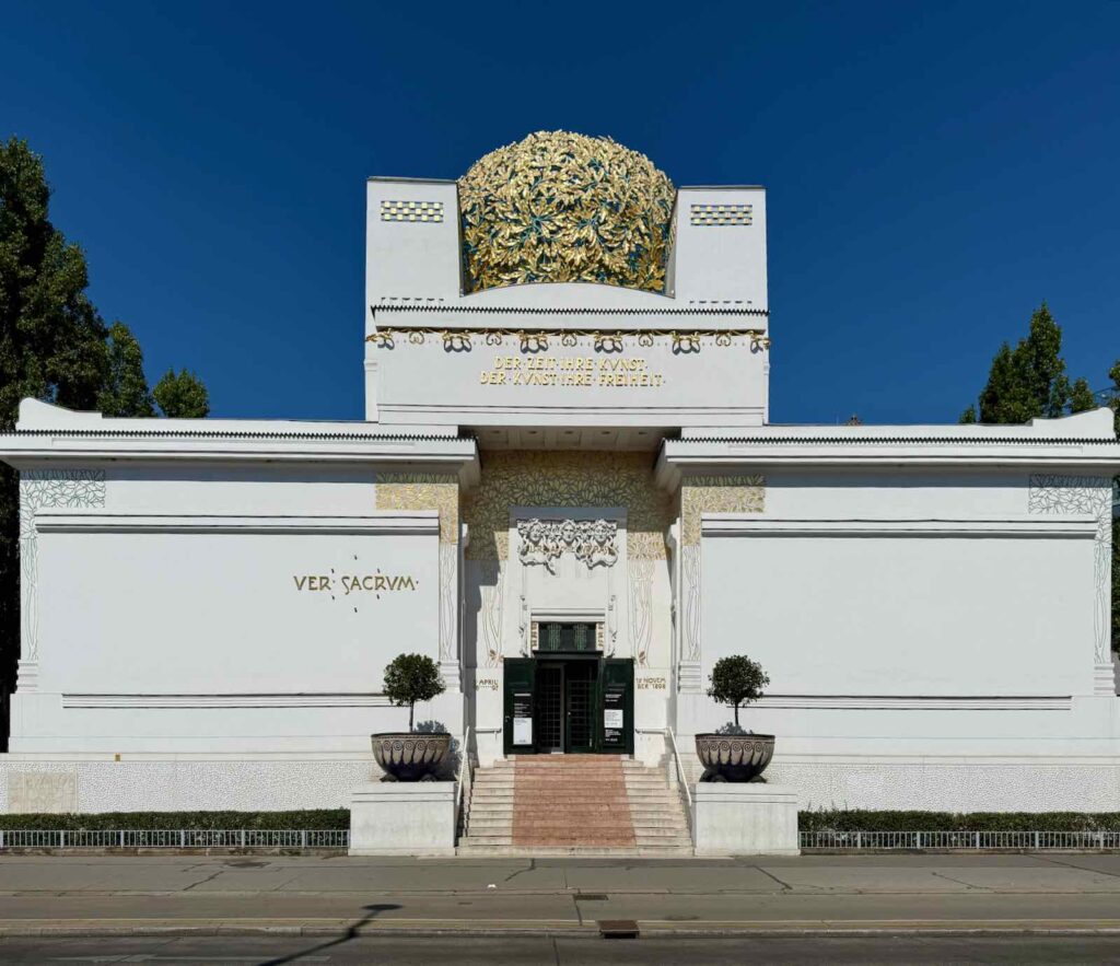 Secession-musees-a-Vienne-Pavillon-Secession-face
