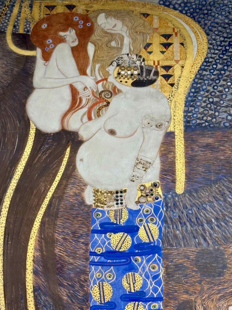 Secession-musees-a-Vienne-Pavillon-Secession-fresque-Klimt-quatre