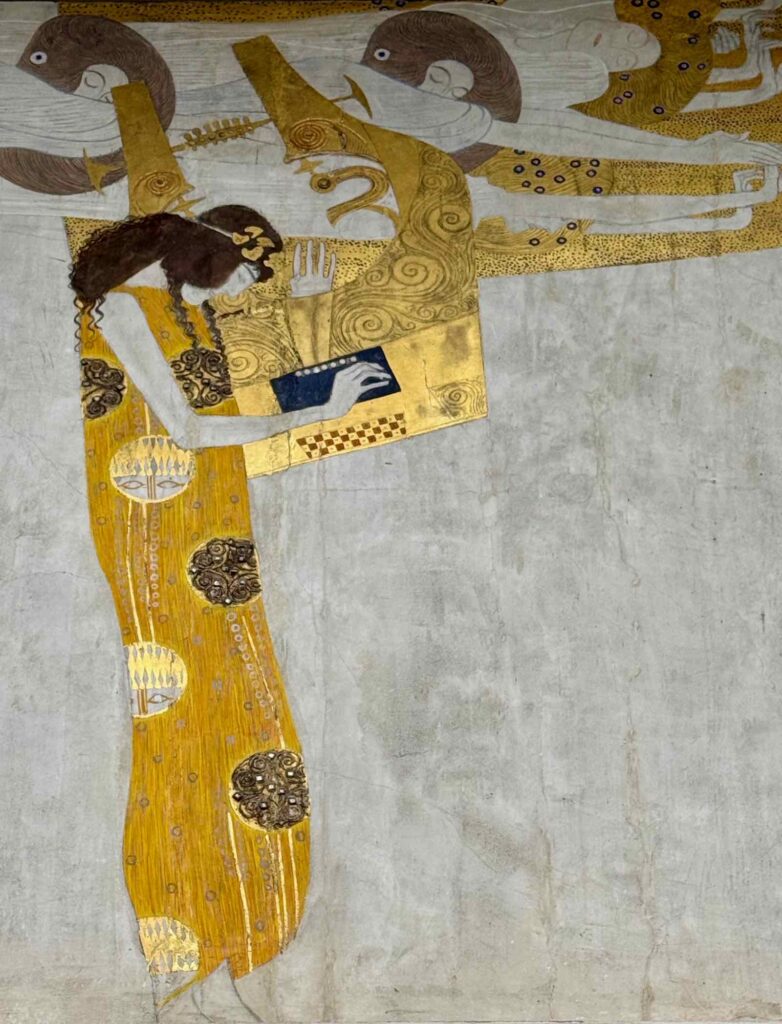 Secession-musees-a-Vienne-Pavillon-Secession-fresque-Klimt-trois