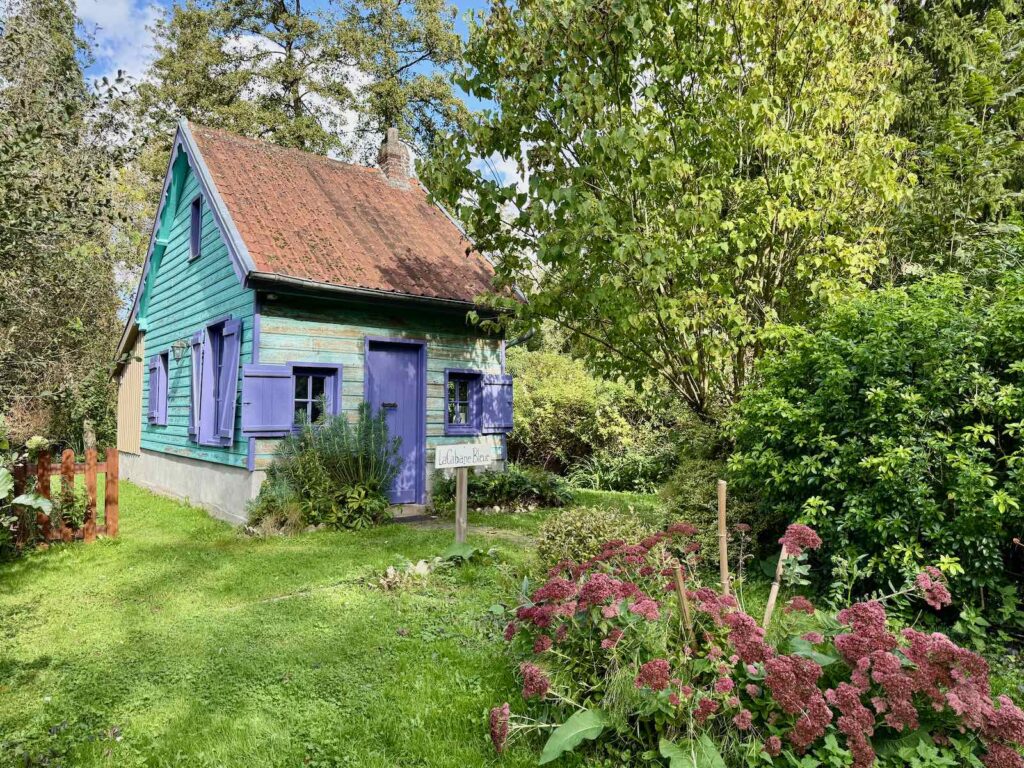 Amiens-hortillonnages-D-Une-Ile-a-l-autre-La-Cabane-bleue-deux