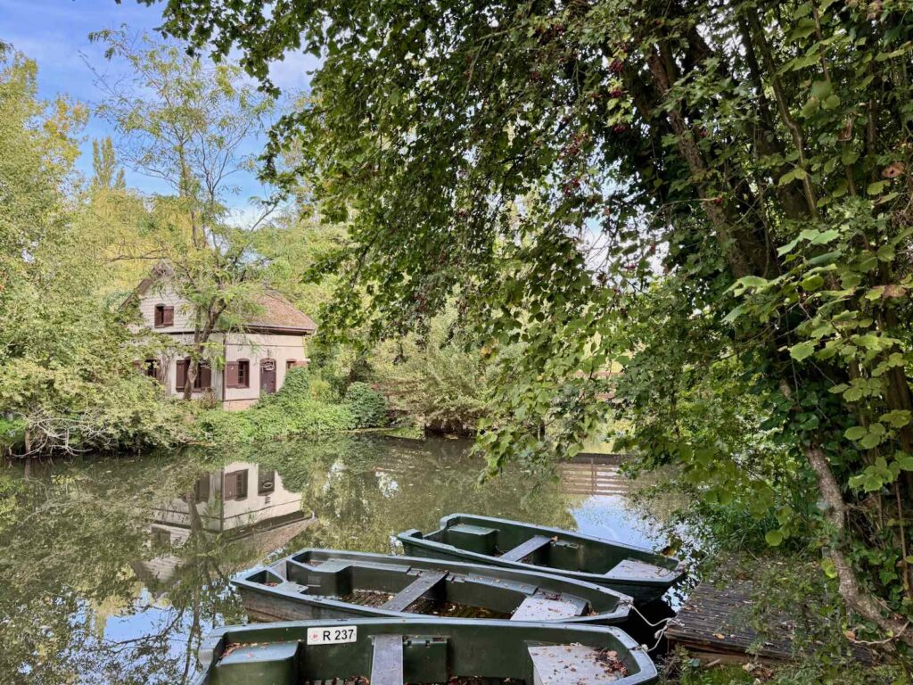 Amiens-hortillonnages-D-Une-Ile-a-l-autre-barques